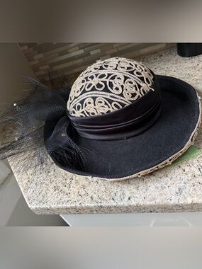 Vtg Whittall & Shon NYC  Wool Felt Derby Hat tulle beaded Old Stock Millinery